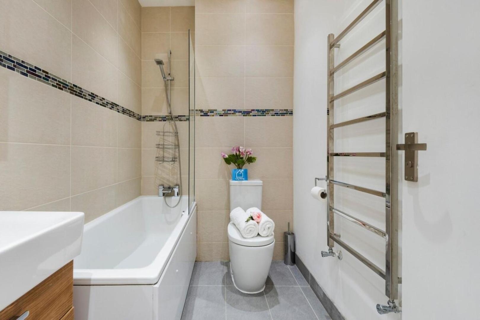 런던 Bright And Modern Earls Court Gem 아파트 외부 사진