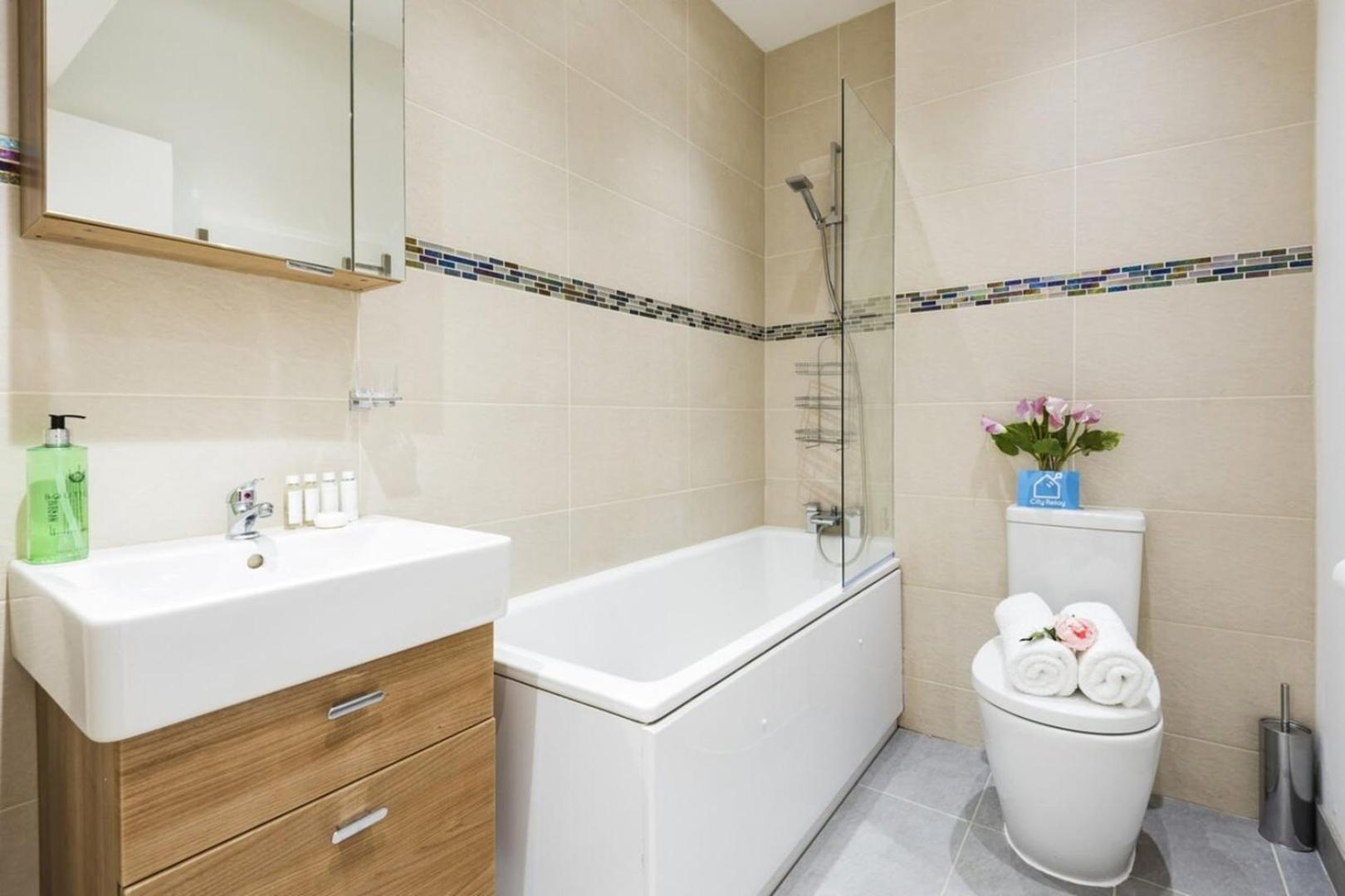 런던 Bright And Modern Earls Court Gem 아파트 외부 사진